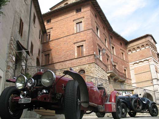 oldtimer infront townhall of Montieri